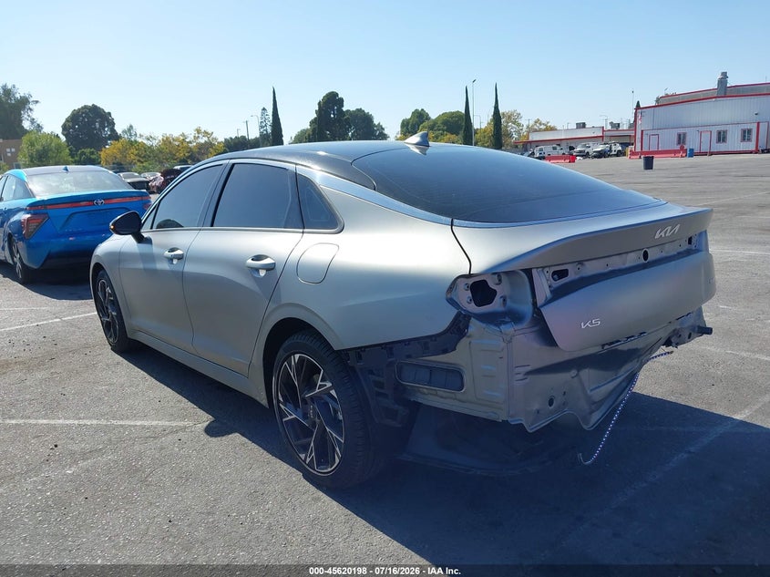 2026 Kia K5 VIN KNAG64J77T5473706 IAAI salvage auction — REAR END, Wait Title, sold $9,900 on 2026-08-23 (photo 3)