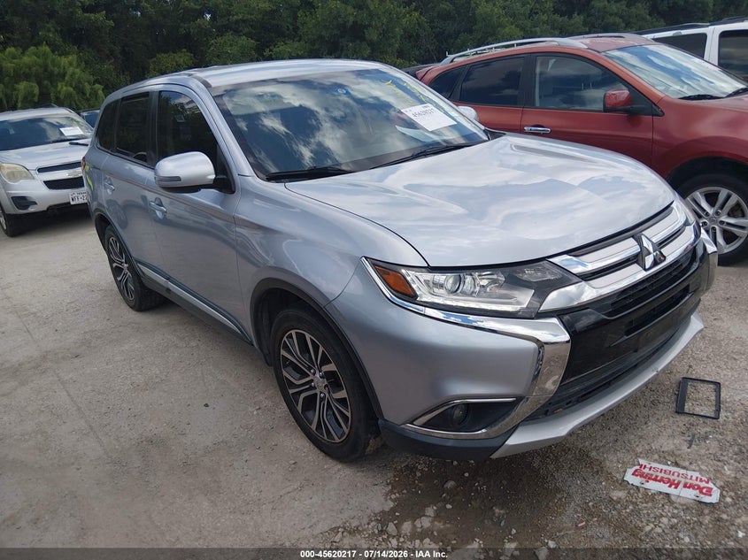 2017 Mitsubishi Outlander VIN JA4AD3A39HZ008408 IAAI salvage auction — NORMAL WEAR, Original (Texas), sold $2,650 on 2026-08-03 (photo 1)