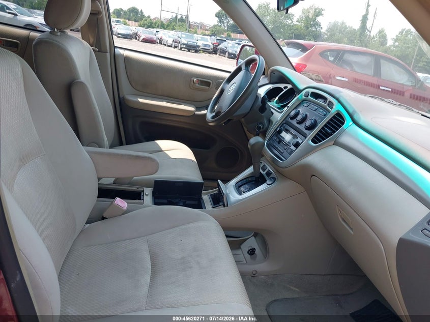 2004 Toyota Highlander VIN JTEGD21A640082307 IAAI salvage auction — NORMAL WEAR, Clear (Pennsylvania), sold $1,375 on 2026-07-17 (photo 5)