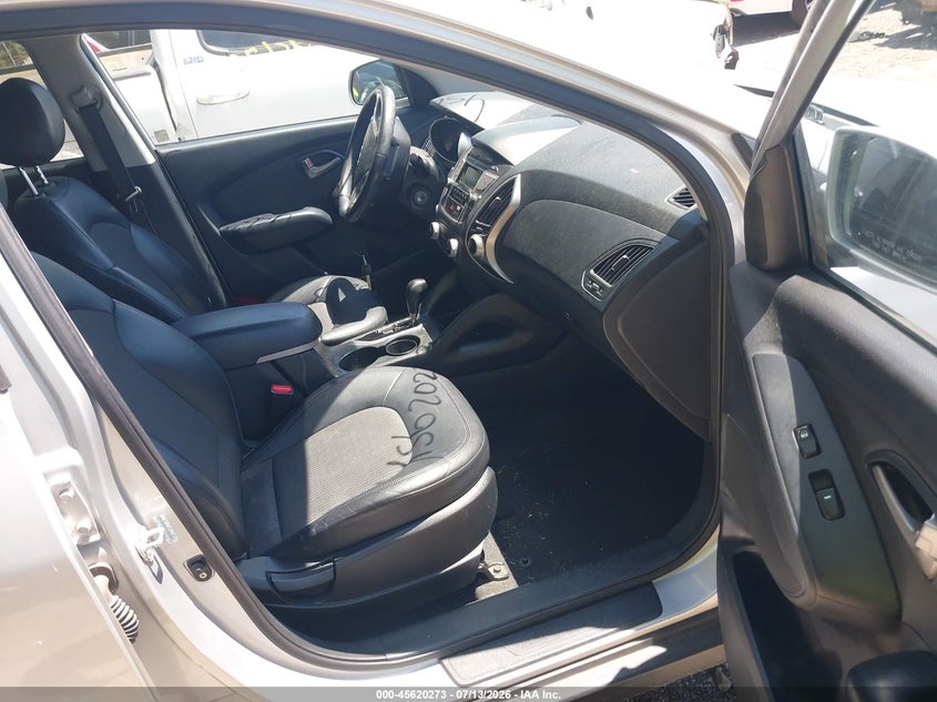 2010 Hyundai Tucson VIN KM8JUCAC5AU021810 IAAI salvage auction — NORMAL WEAR, Clear (Indiana), sold $1,925 on 2026-07-15 (photo 5)