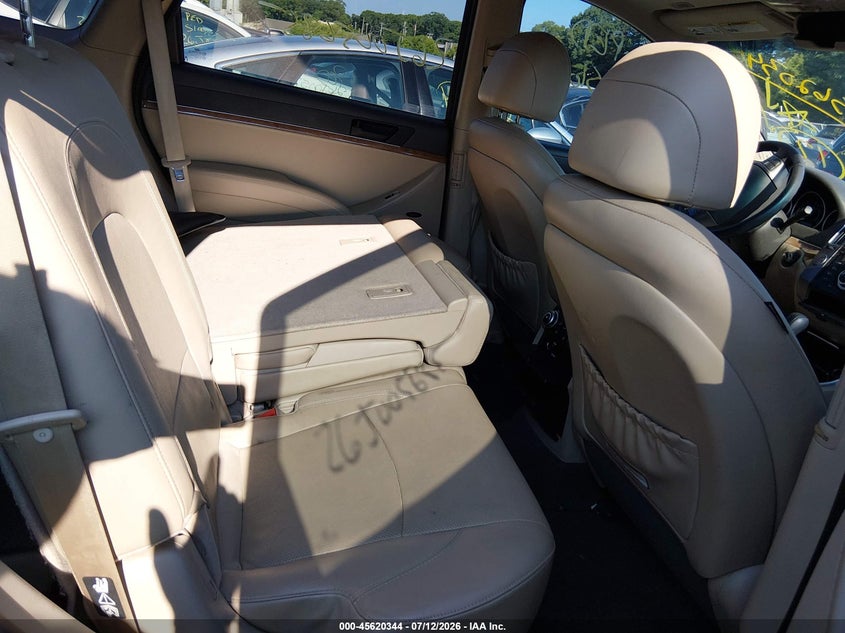 2012 Hyundai Veracruz VIN KM8NUDCC2CU197415 IAAI salvage auction — LEFT REAR, Salvage Title, sold $475 on 2026-07-28 (photo 8)