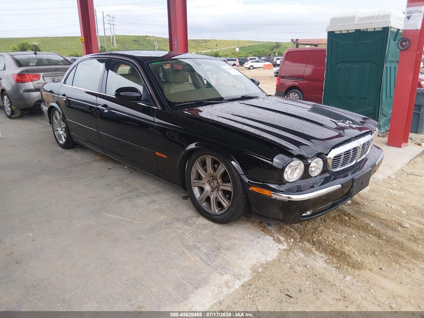 2005 Jaguar Xj series VIN SAJWA79C95SG42813 IAAI salvage auction — NORMAL WEAR, Clear (Florida), sold $4,650 on 2026-07-28 (photo 1)