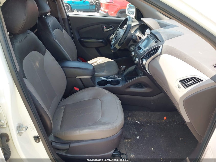 2011 Hyundai Tucson VIN KM8JUCAC5BU176231 IAAI salvage auction — NORMAL WEAR, Clear (Illinois), sold $1,775 on 2026-07-22 (photo 5)