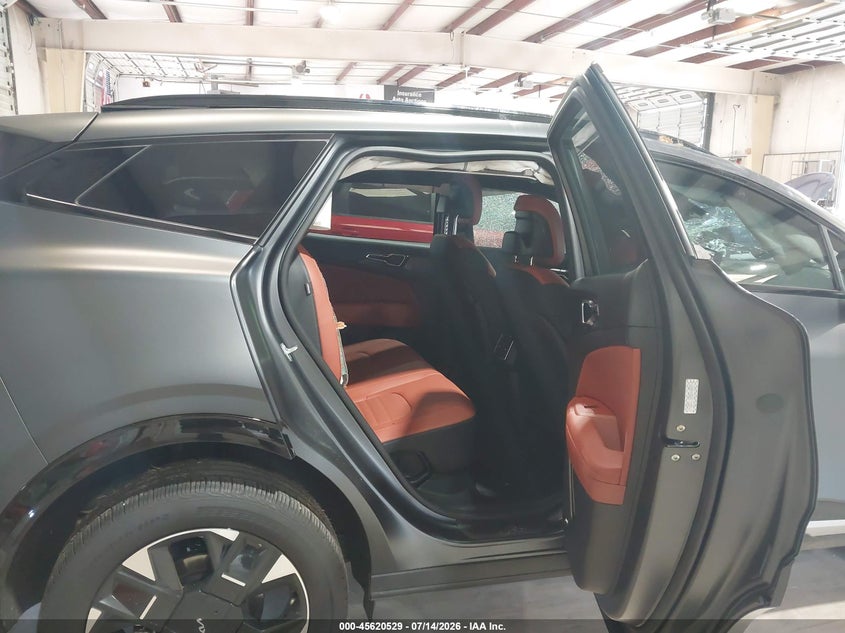2026 Kia Sportage VIN KNDPXDDG4T7328767 IAAI salvage auction — ROLLOVER, Salvage Title, sold $7,600 on 2026-08-20 (photo 8)