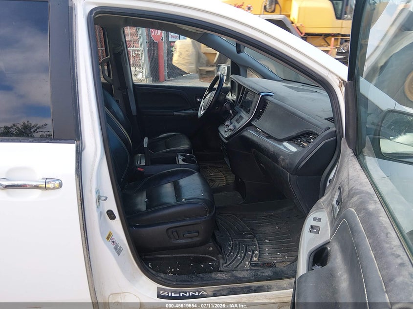 2015 Toyota Sienna VIN 5TDXK3DC0FS620058 IAAI salvage auction — NORMAL WEAR, Clear (Kansas), sold $4,625 on 2026-07-29 (photo 5)