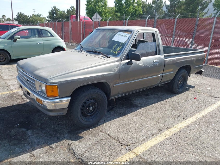 1987 Toyota Pickup VIN JT4RN50R0H0301769 IAAI salvage auction — NORMAL WEAR, Clear - Dealer Only (California), sold $1,350 on 2026-07-21 (photo 2)