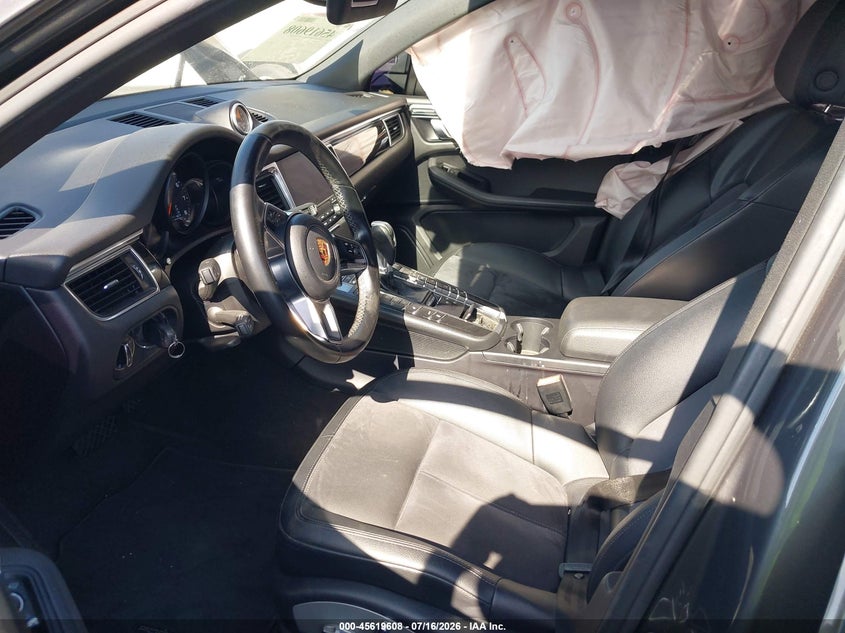 2018 Porsche Macan VIN WP1AA2A5XJLB03982 IAAI salvage auction — SIDE, Salvage Title, sold $4,600 on 2026-08-19 (photo 5)