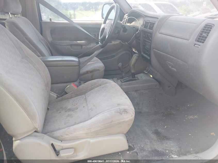 2001 Toyota Tacoma VIN 5TEWM72NX1Z764973 IAAI salvage auction — NORMAL WEAR, Clear (New York), sold $1,600 on 2026-07-28 (photo 5)