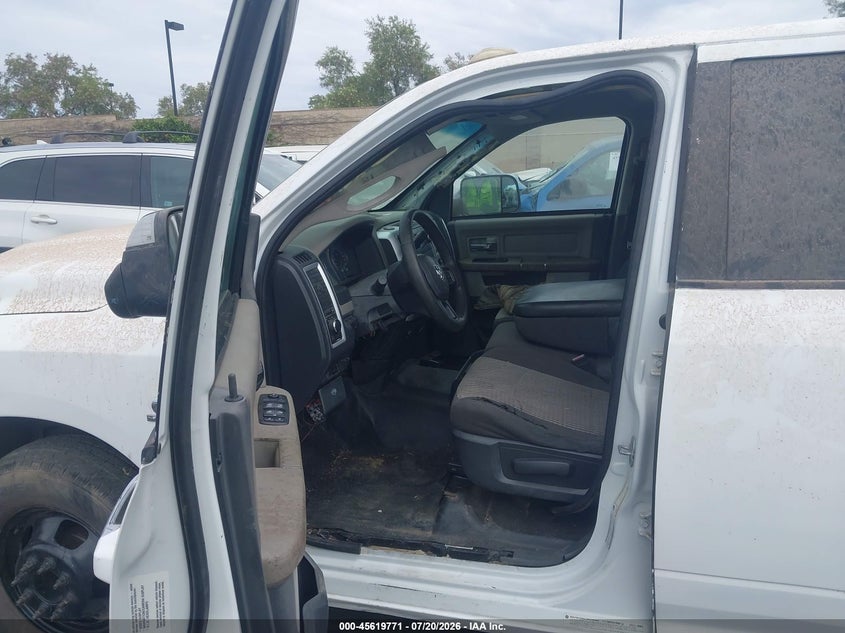 2012 Dodge 3500 VIN 3C63DPHL8CG196351 IAAI salvage auction — THEFT, Salvage Title, sold $2,750 on 2026-07-24 (photo 5)