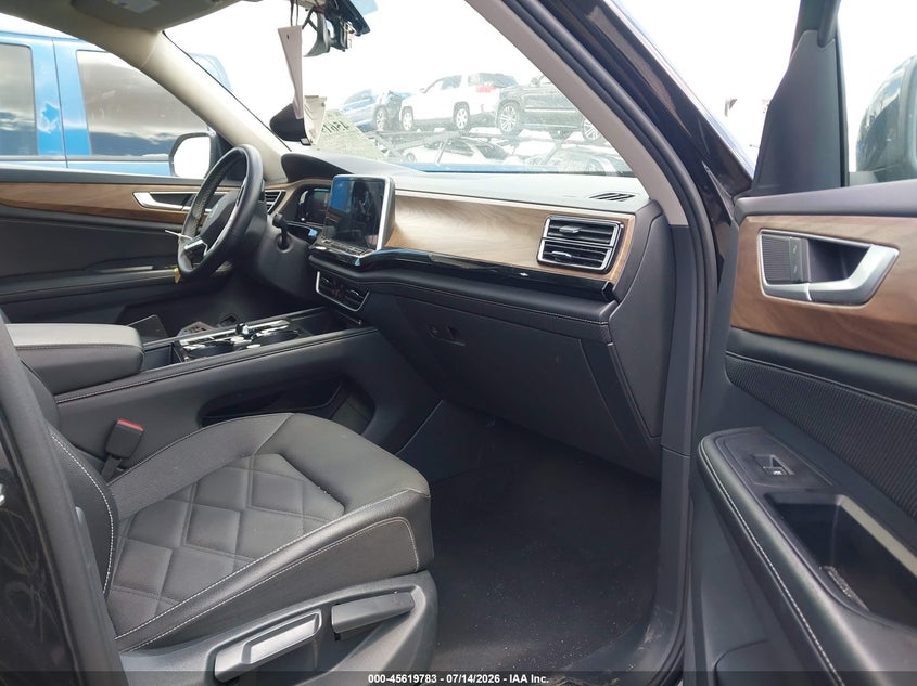 2024 Volkswagen Atlas VIN 1V2HR2CA0RC581731 IAAI salvage auction — ENGINE DAMAGE, Enterprise Vehicles Clear Only (Minnesota), sold $16,000 on 2026-07-28 (photo 5)