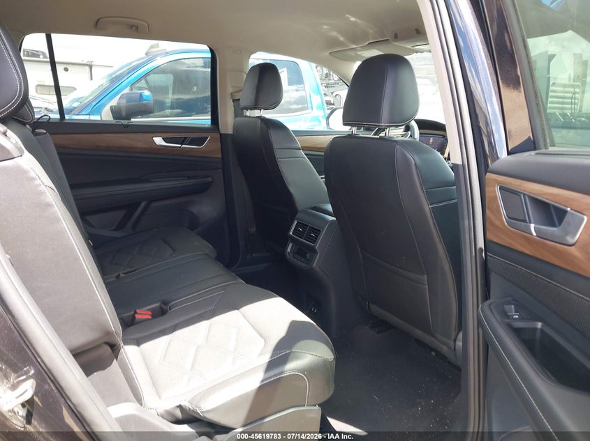 2024 Volkswagen Atlas VIN 1V2HR2CA0RC581731 IAAI salvage auction — ENGINE DAMAGE, Enterprise Vehicles Clear Only (Minnesota), sold $16,000 on 2026-07-28 (photo 8)