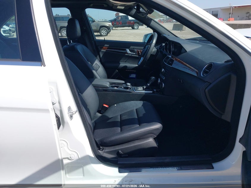 2014 Mercedes-benz C-klasse VIN WDDGF4HB2EG231321 IAAI salvage auction — FRONT END, Original (Texas), sold $1,800 on 2026-08-20 (photo 5)