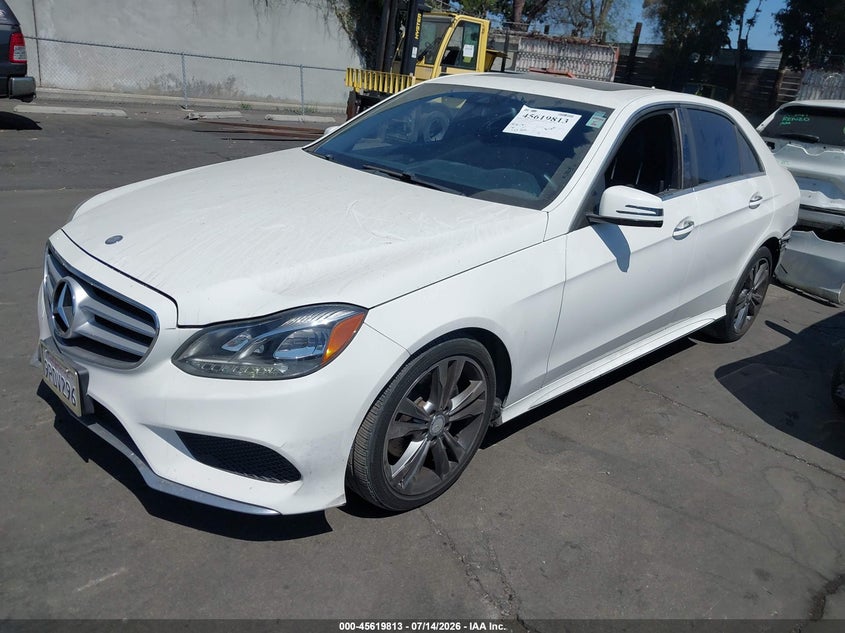 2016 Mercedes-benz E-klasse VIN WDDHF5KB0GB312224 IAAI salvage auction — REAR END, Salvage Title, sold $4,050 on 2026-08-19 (photo 2)