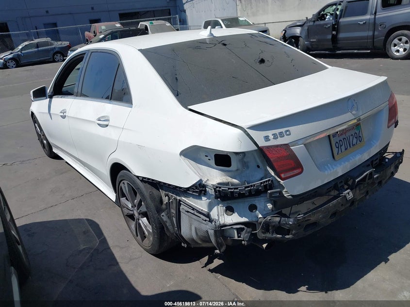 2016 Mercedes-benz E-klasse VIN WDDHF5KB0GB312224 IAAI salvage auction — REAR END, Salvage Title, sold $4,050 on 2026-08-19 (photo 3)