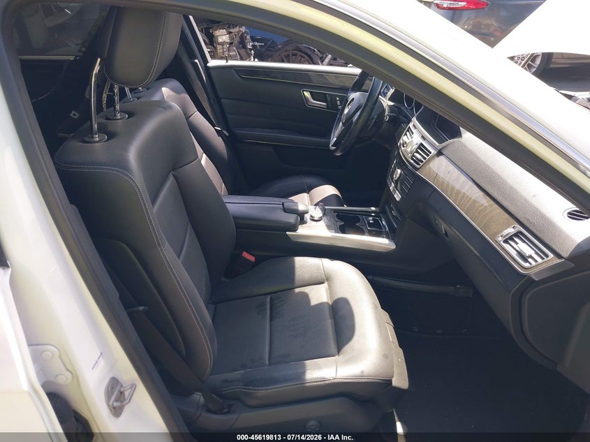 2016 Mercedes-benz E-klasse VIN WDDHF5KB0GB312224 IAAI salvage auction — REAR END, Salvage Title, sold $4,050 on 2026-08-19 (photo 5)