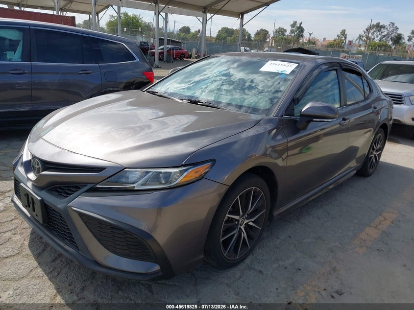 2021 Toyota Camry VIN 4T1T11AK4MU616066 IAAI salvage auction — SIDE, Salvage Title, sold $7,700 on 2026-07-31 (photo 2)