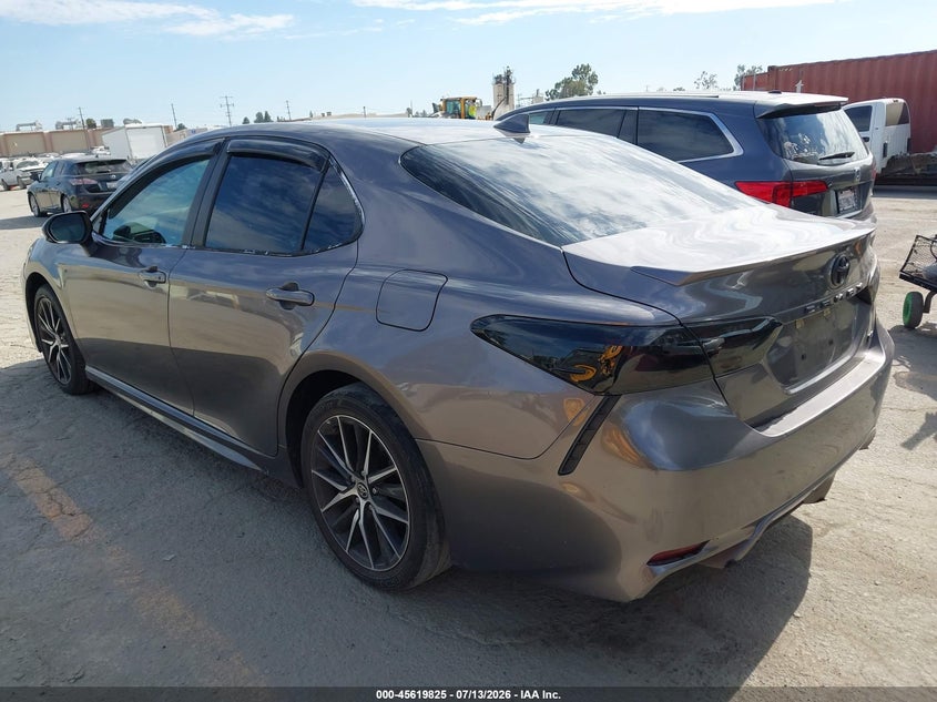 2021 Toyota Camry VIN 4T1T11AK4MU616066 IAAI salvage auction — SIDE, Salvage Title, sold $7,700 on 2026-07-31 (photo 3)