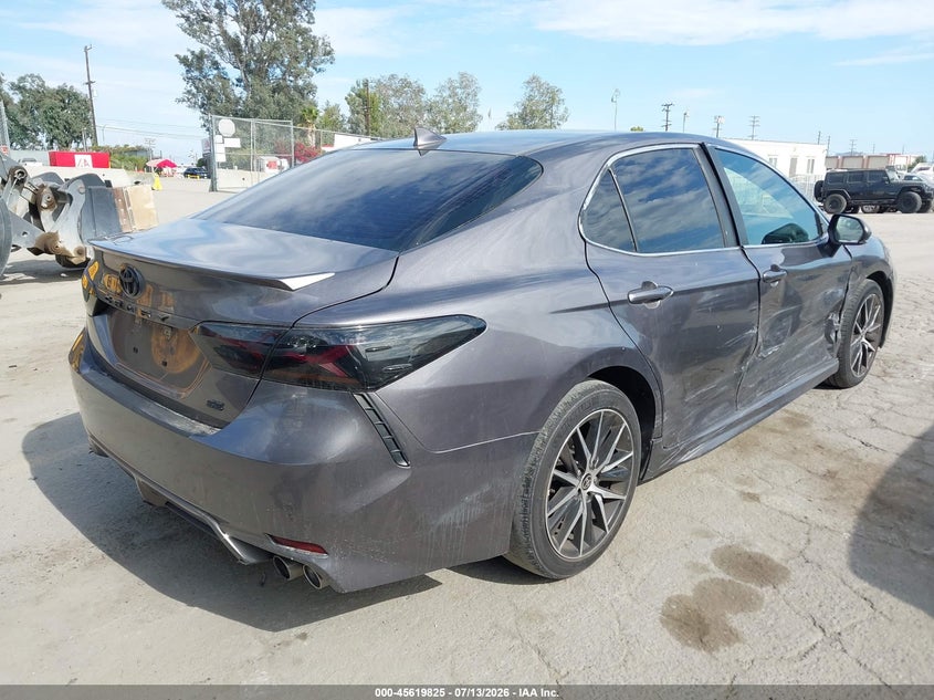 2021 Toyota Camry VIN 4T1T11AK4MU616066 IAAI salvage auction — SIDE, Salvage Title, sold $7,700 on 2026-07-31 (photo 4)