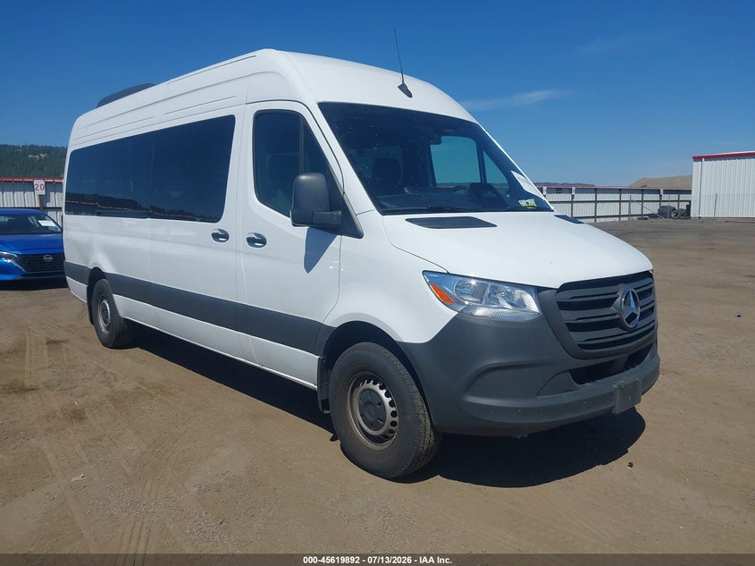 2026 Mercedes-benz Sprinter VIN W1Z4KGHYXTT605152 IAAI salvage auction — REAR END, Salvage Title, sold $33,650 on 2026-07-15 (photo 1)