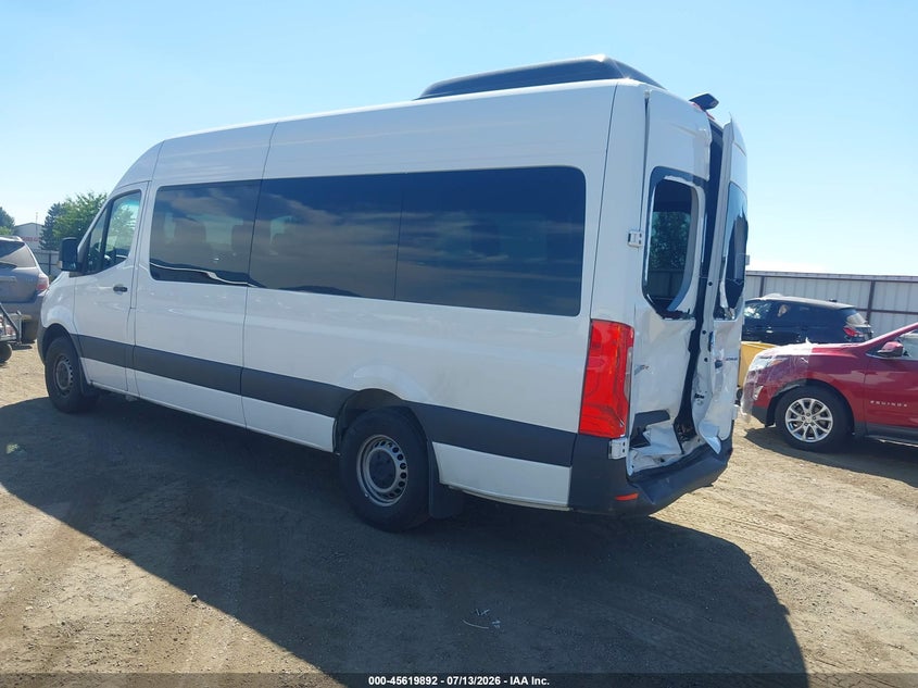 2026 Mercedes-benz Sprinter VIN W1Z4KGHYXTT605152 IAAI salvage auction — REAR END, Salvage Title, sold $33,650 on 2026-07-15 (photo 3)