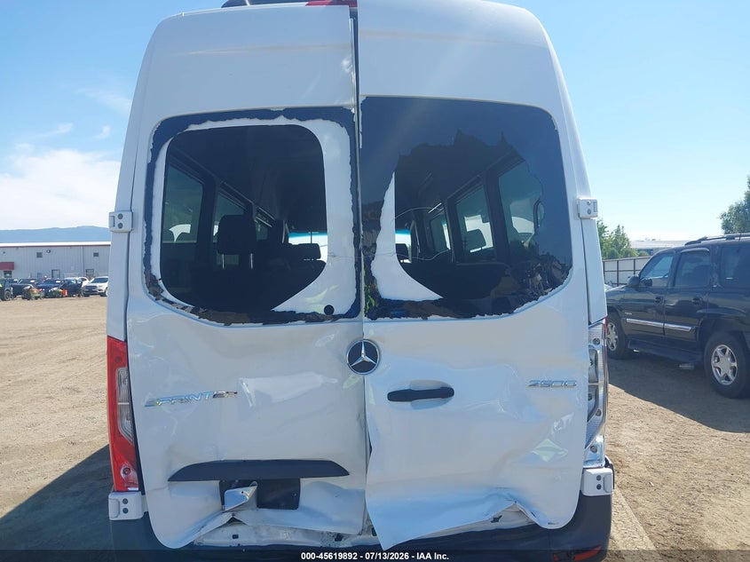 2026 Mercedes-benz Sprinter VIN W1Z4KGHYXTT605152 IAAI salvage auction — REAR END, Salvage Title, sold $33,650 on 2026-07-15 (photo 6)