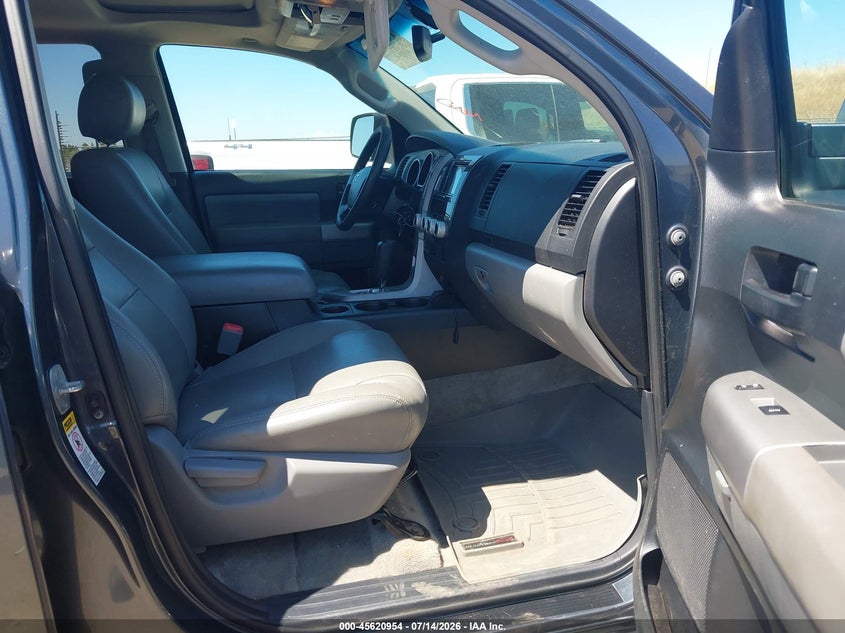 2008 Toyota Sequoia VIN 5TDBY64A88S008962 IAAI salvage auction — NORMAL WEAR, Clear - Dealer Only (California), sold $3,150 on 2026-07-22 (photo 5)
