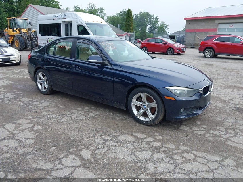 2014 BMW 3er VIN WBA3B1C51EK133508 IAAI salvage auction — NORMAL WEAR, Original (Maine), sold $450 on 2026-08-10 (photo 1)