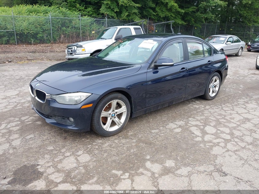 2014 BMW 3er VIN WBA3B1C51EK133508 IAAI salvage auction — NORMAL WEAR, Original (Maine), sold $450 on 2026-08-10 (photo 2)