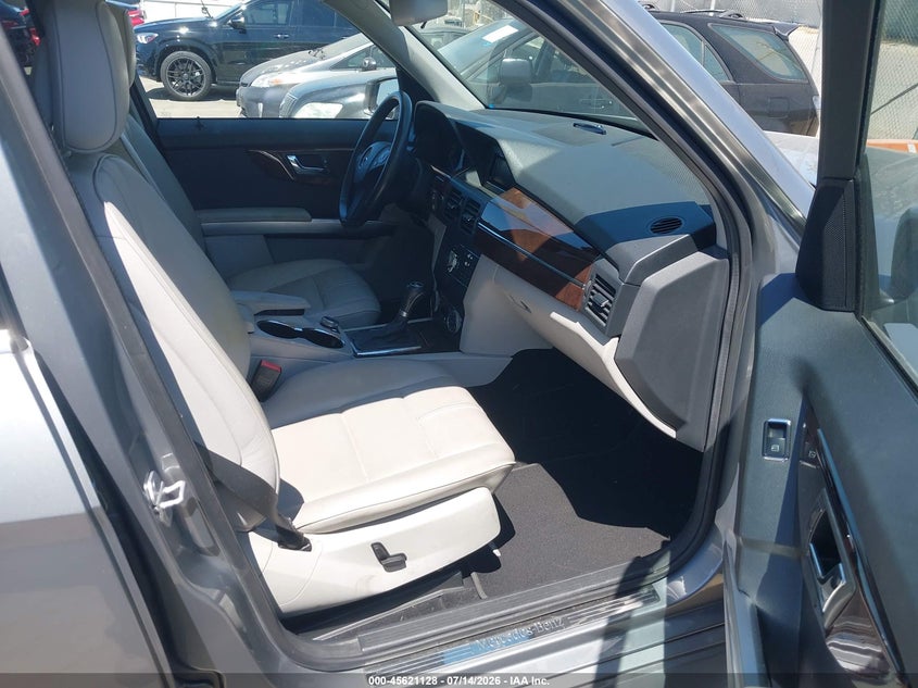 2010 Mercedes-benz Glk-class VIN WDCGG5GB5AF505491 IAAI salvage auction — LEFT FRONT, Salvage (California), sold $2,300 on 2026-08-02 (photo 5)