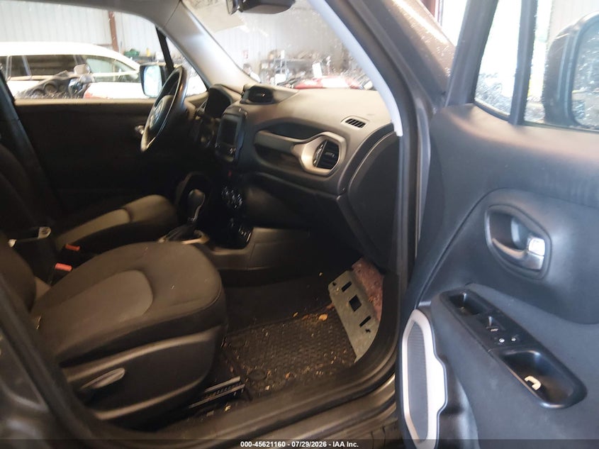 2016 Jeep Renegade VIN ZACCJBBT4GPC86842 IAAI salvage auction — REAR END, Salvage (Connecticut), sold $1,150 on 2026-08-13 (photo 5)