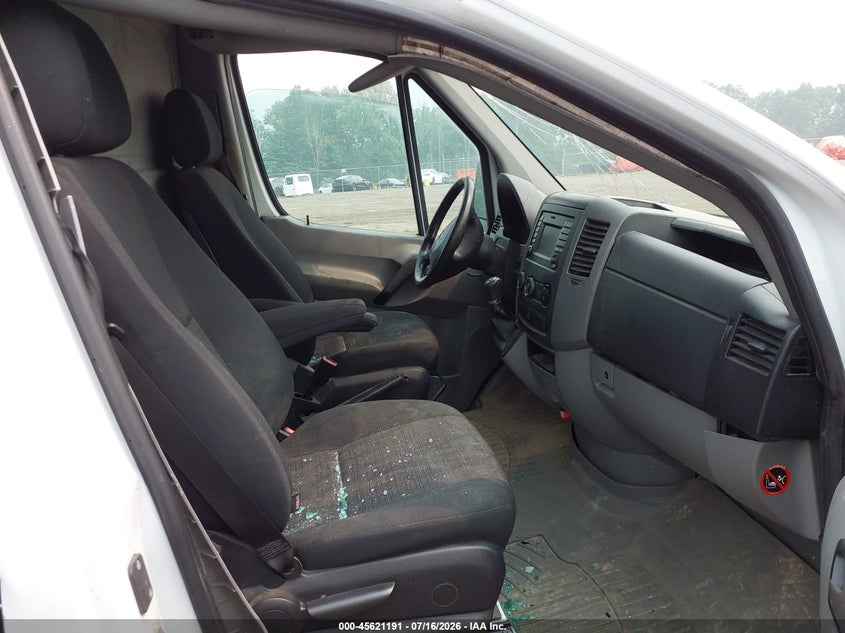 2016 Mercedes-benz Sprinter VIN WD3PE7CD4GP259710 IAAI salvage auction — NORMAL WEAR, Clear (New Jersey), sold $1,225 on 2026-07-30 (photo 5)