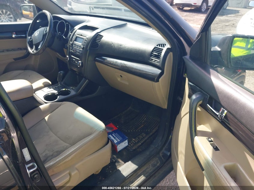 2011 Kia Sorento VIN 5XYKUDA2XBG123015 IAAI salvage auction — NORMAL WEAR, Clear - Public Restricted (Oklahoma), sold $250 on 2026-07-28 (photo 5)