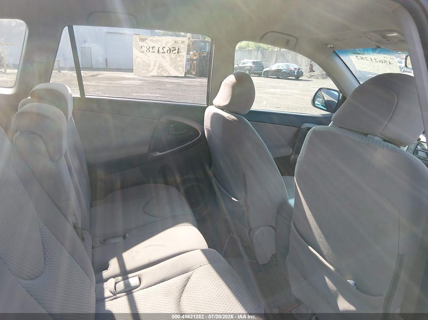 2006 Toyota Rav4 VIN JTMZD33V766008543 IAAI salvage auction — NORMAL WEAR, Clear (Pennsylvania), sold $125 on 2026-07-28 (photo 8)