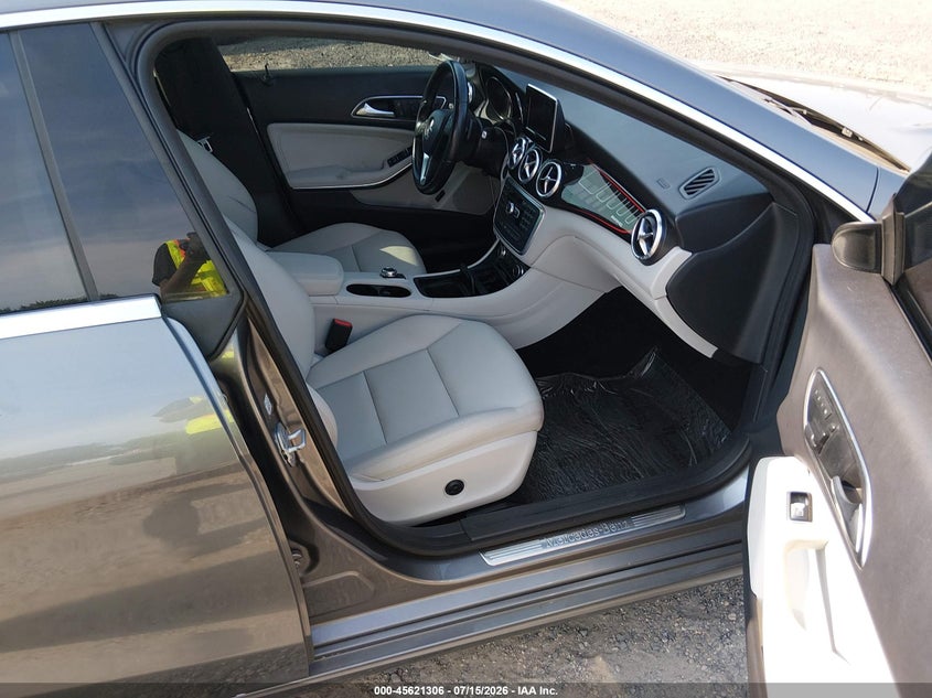 2014 Mercedes-benz Cla-klasse VIN WDDSJ4EB8EN128218 IAAI salvage auction — WATER/FLOOD, Salvage Title, sold $1,550 on 2026-08-18 (photo 5)