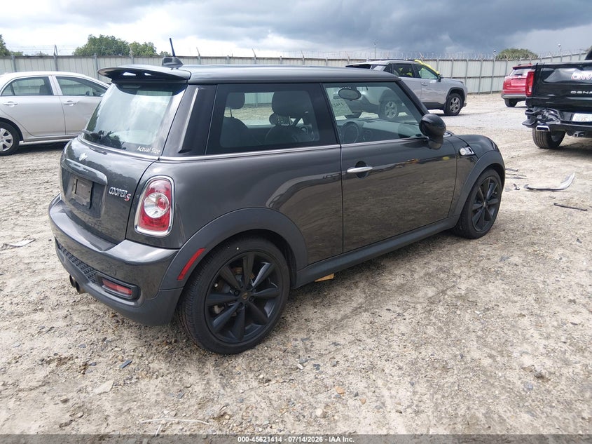 2012 Mini Cooper VIN WMWSV3C58CTY27411 IAAI salvage auction — NORMAL WEAR, Salvage Title, sold $200 on 2026-07-23 (photo 4)