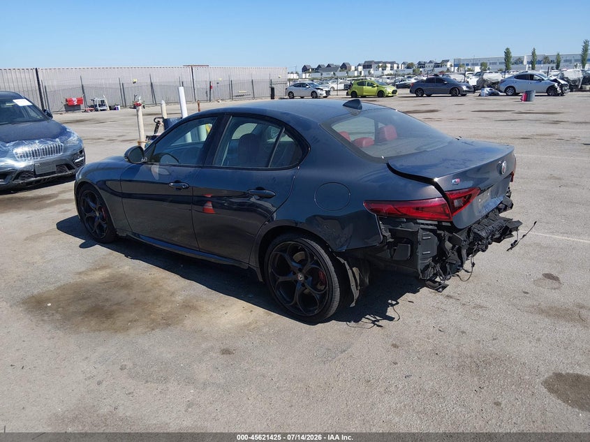 2019 Alfa romeo Giulia VIN ZARFAMBN0K7605904 IAAI salvage auction — REAR END, Salvage (California), sold $6,475 on 2026-08-10 (photo 3)