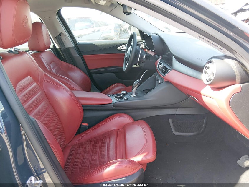 2019 Alfa romeo Giulia VIN ZARFAMBN0K7605904 IAAI salvage auction — REAR END, Salvage (California), sold $6,475 on 2026-08-10 (photo 5)