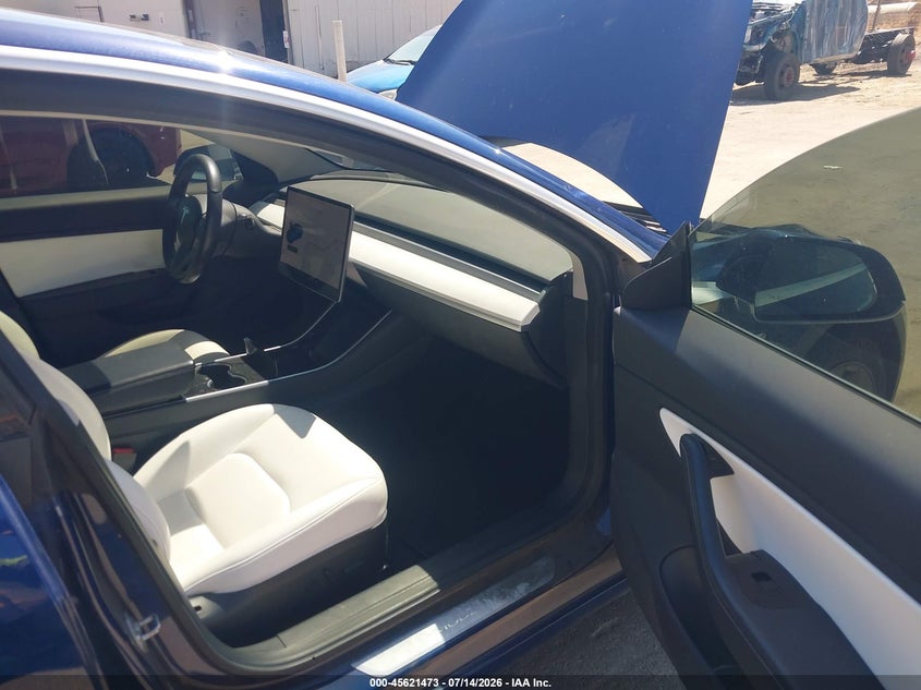 2019 Tesla Model 3 VIN 5YJ3E1EB4KF421478 IAAI salvage auction — NORMAL WEAR, Clear (California), sold $25 on 2026-07-21 (photo 5)