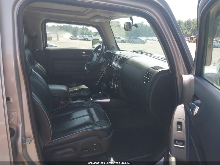 2007 Hummer H3 VIN 5GTDN13E078196199 IAAI salvage auction — NORMAL WEAR, Clear (Massachusetts), sold $1,475 on 2026-07-17 (photo 5)