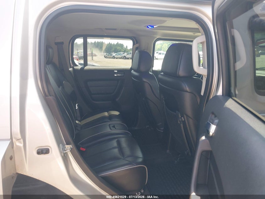 2007 Hummer H3 VIN 5GTDN13E078196199 IAAI salvage auction — NORMAL WEAR, Clear (Massachusetts), sold $1,475 on 2026-07-17 (photo 8)