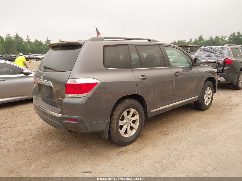 2012 Toyota Highlander VIN 5TDBK3EH8CS157229 IAAI salvage auction — NORMAL WEAR, Clear (Massachusetts), sold $25 on 2026-07-24 (photo 4)
