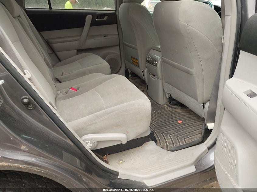 2012 Toyota Highlander VIN 5TDBK3EH8CS157229 IAAI salvage auction — NORMAL WEAR, Clear (Massachusetts), sold $25 on 2026-07-24 (photo 8)