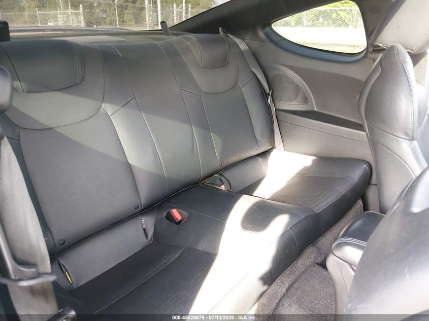 2015 Hyundai Genesis VIN KMHHU6KJ4FU125631 IAAI salvage auction — NORMAL WEAR, Clear (Virginia), sold $3,200 on 2026-07-31 (photo 8)