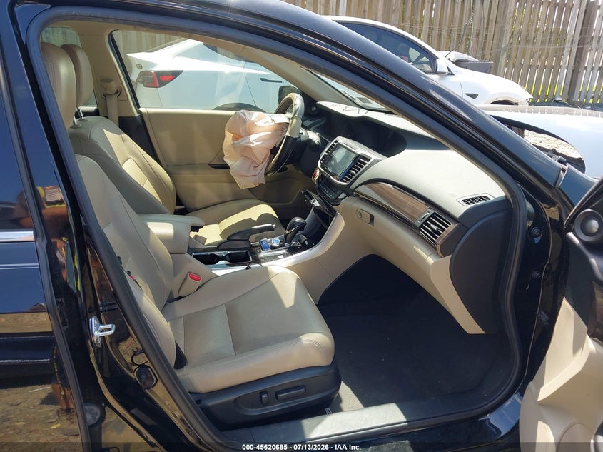 2017 Honda Accord VIN JHMCR6F73HC029155 IAAI salvage auction — NORMAL WEAR, Clear (Virginia), sold $1,000 on 2026-07-27 (photo 5)