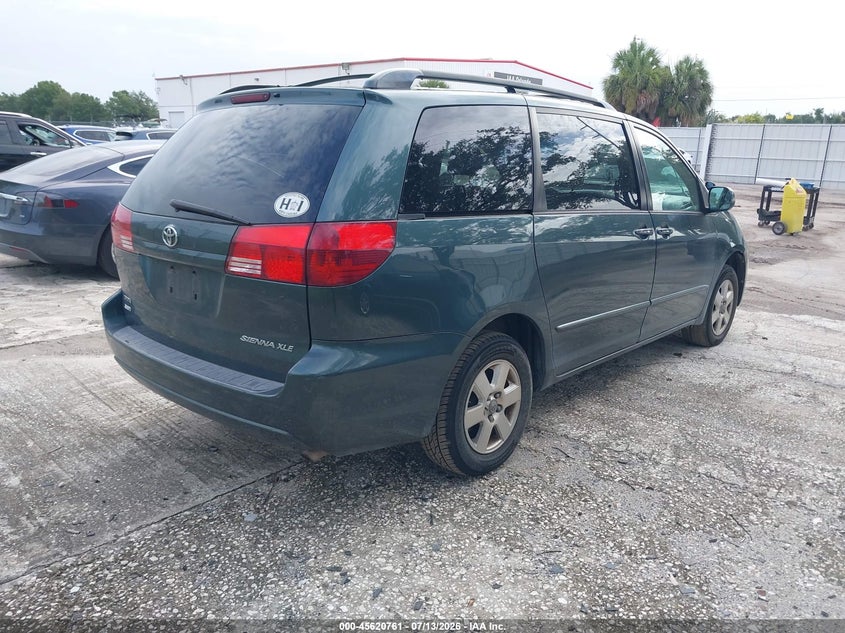 2004 Toyota Sienna VIN 5TDZA22C34S210683 IAAI salvage auction — SIDE, Clear (Florida), sold $900 on 2026-07-15 (photo 4)