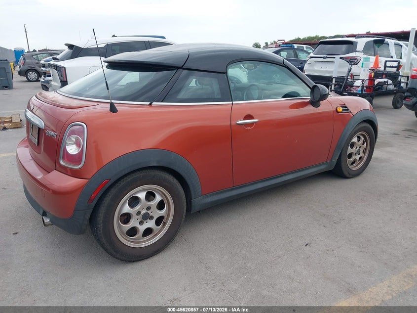 2013 Mini Coupe VIN WMWSX1C58DT507635 IAAI salvage auction — NORMAL WEAR, Clear (Texas), sold $1,200 on 2026-08-06 (photo 4)