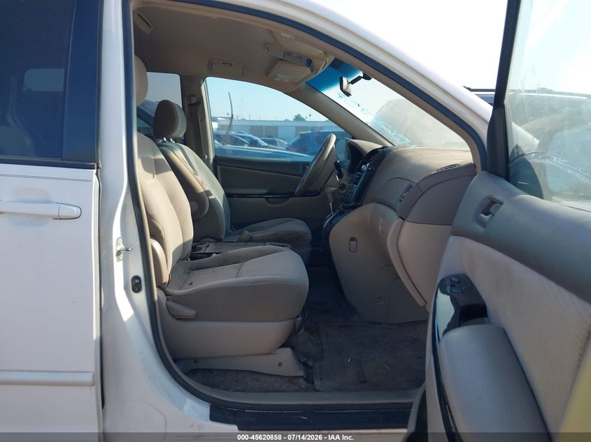 2005 Toyota Sienna VIN 5TDZA23C05S291240 IAAI salvage auction — NORMAL WEAR, Clear - Public Restricted (Oklahoma), sold $925 on 2026-08-01 (photo 5)