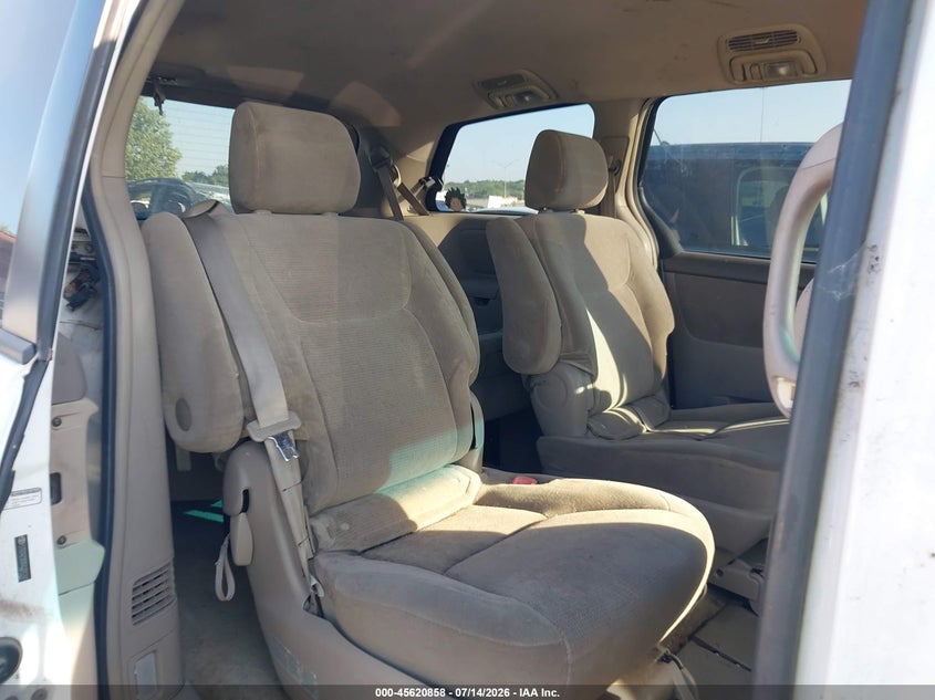 2005 Toyota Sienna VIN 5TDZA23C05S291240 IAAI salvage auction — NORMAL WEAR, Clear - Public Restricted (Oklahoma), sold $925 on 2026-08-01 (photo 8)