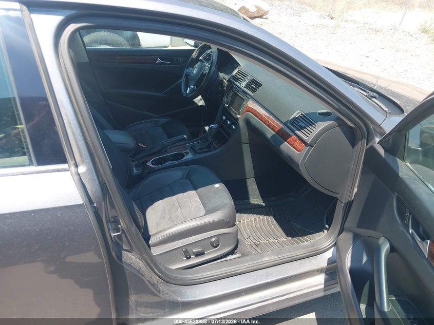 2013 Volkswagen Passat VIN 1VWCN7A30DC138879 IAAI salvage auction — NORMAL WEAR, Salvage Title, sold $600 on 2026-07-18 (photo 5)