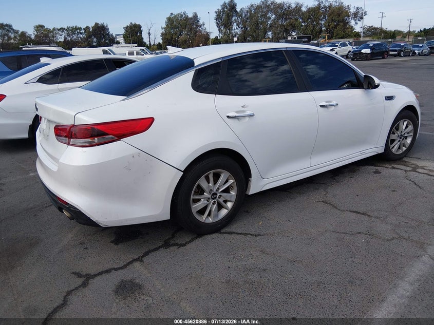 2017 Kia Optima VIN 5XXGT4L33HG169779 IAAI salvage auction — NORMAL WEAR, App For Dup Salv Title - Dealer (California), sold $1,175 on 2026-07-30 (photo 4)